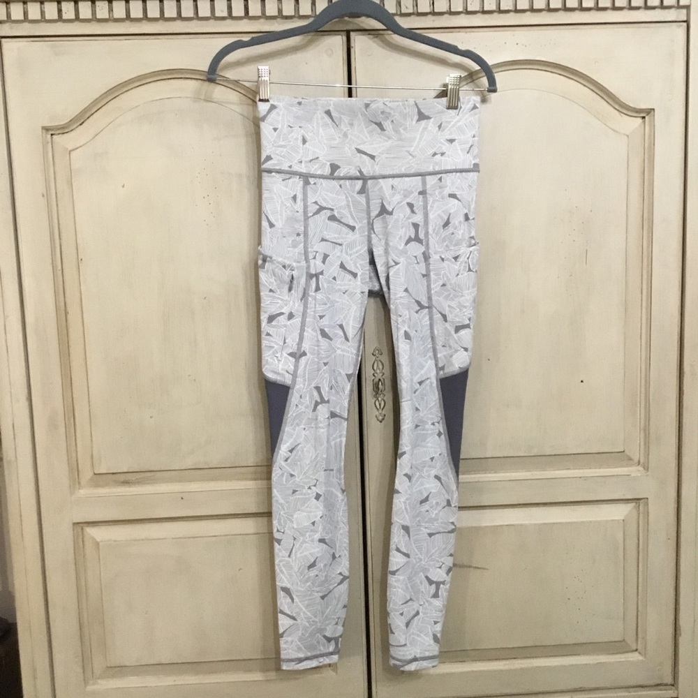 Athleta Women’s White And Gray Workout Tights Size XS